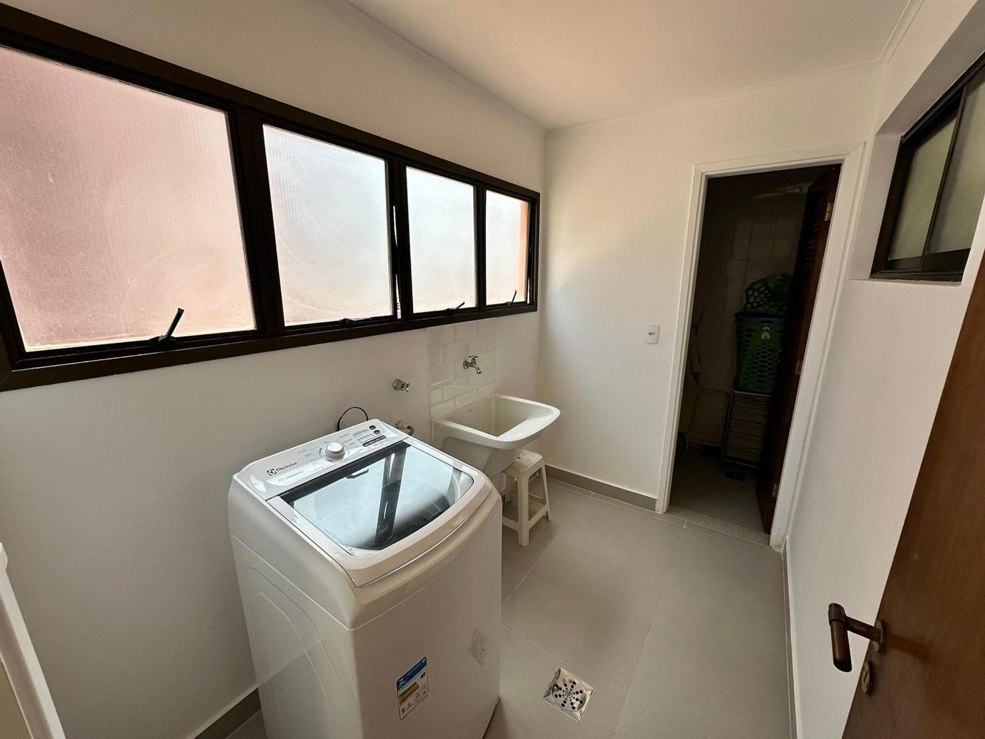 Frente Mar Com Garagem, Ar Condicionado E Wi-fi Gratis Em Apartment